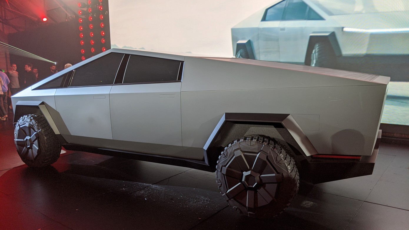Kërkesat për Cybertruck-un e ri janë absurde...