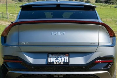 Ribrendimi i Kia vë në dilemë njerëzit se kush është ‘KN’