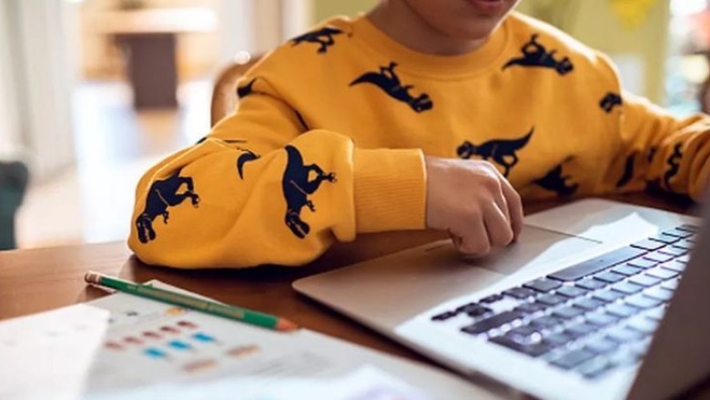 Fondacioni Internet Watch: Dhjetëfishohen rastet e “grabitqarëve” ndaj fëmijëve të vegjël