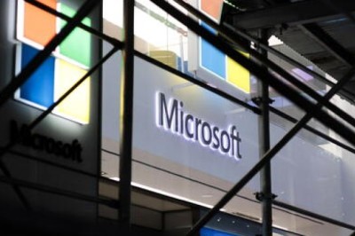 Microsoft sfidon Apple dhe Google, mendon dyqanin e lojërave 'mobile'