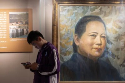 Kina propozon rregulla strikte për të miturit e varur nga interneti