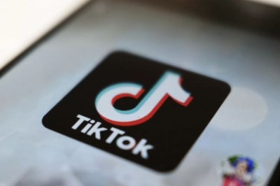 Organizata shqiptare i kërkon qeverisë të ndalojë krimet kibernetike kundër grave. Media e huaj artikull për Shqipërinë!